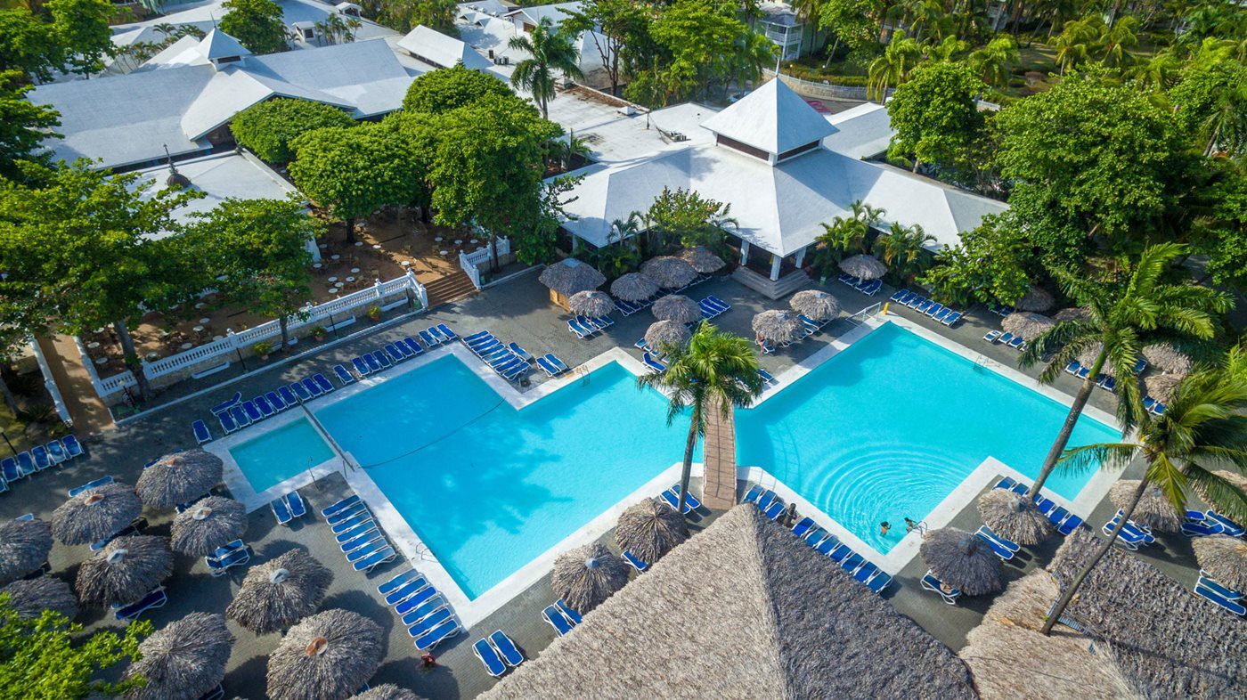 POP-Playabachata-Spa-Resort-Pool