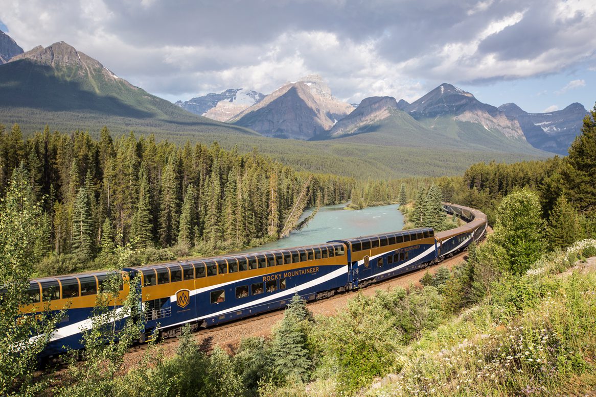 train qui fait le tour du canada