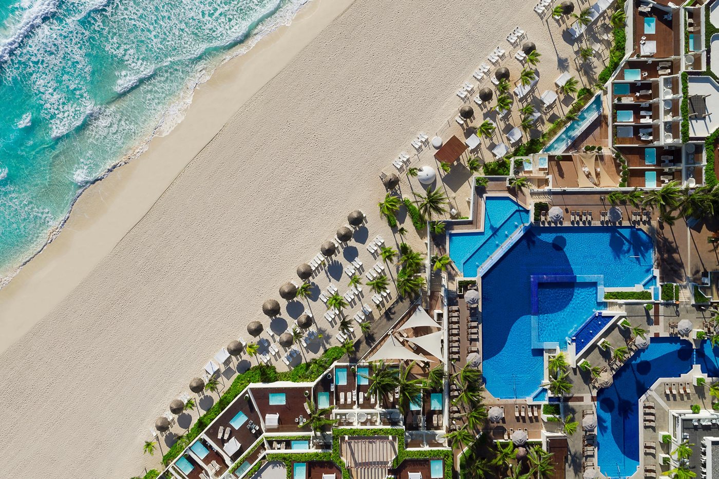 CUN-Now-Emerald-Cancun-Aerial-Beach-Pool-003