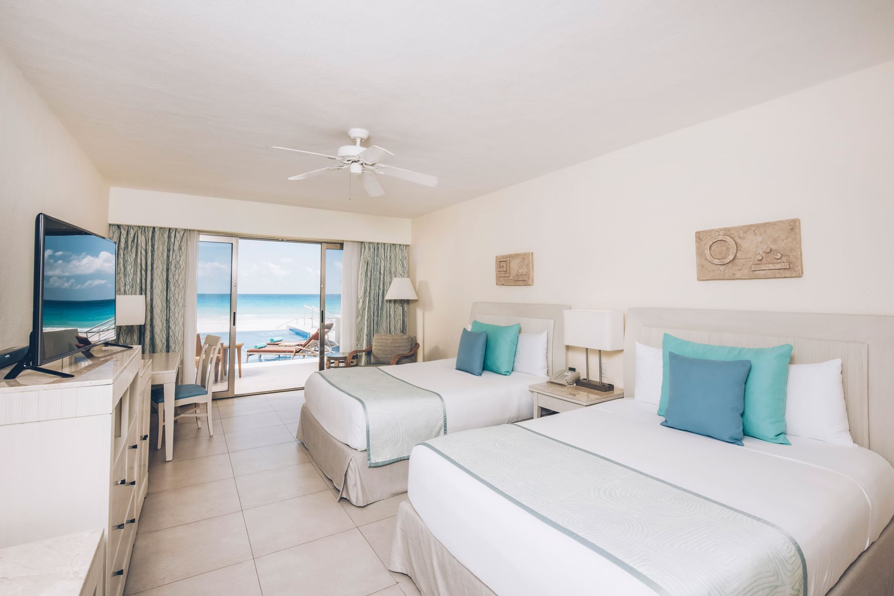 CUN-Iberostar-Selection-Cancun-Room-Villa-Ocean-Front-SwimOut-001