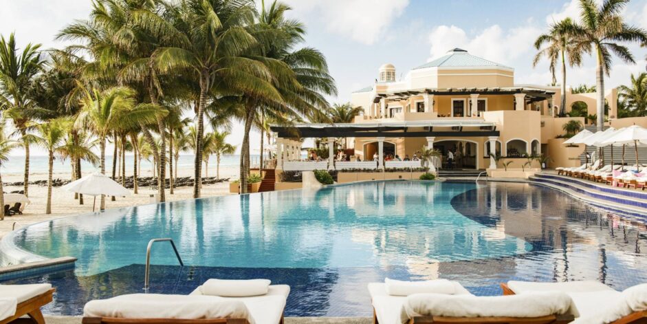Adults-only beach vacations with Royal Hideaway Playacar