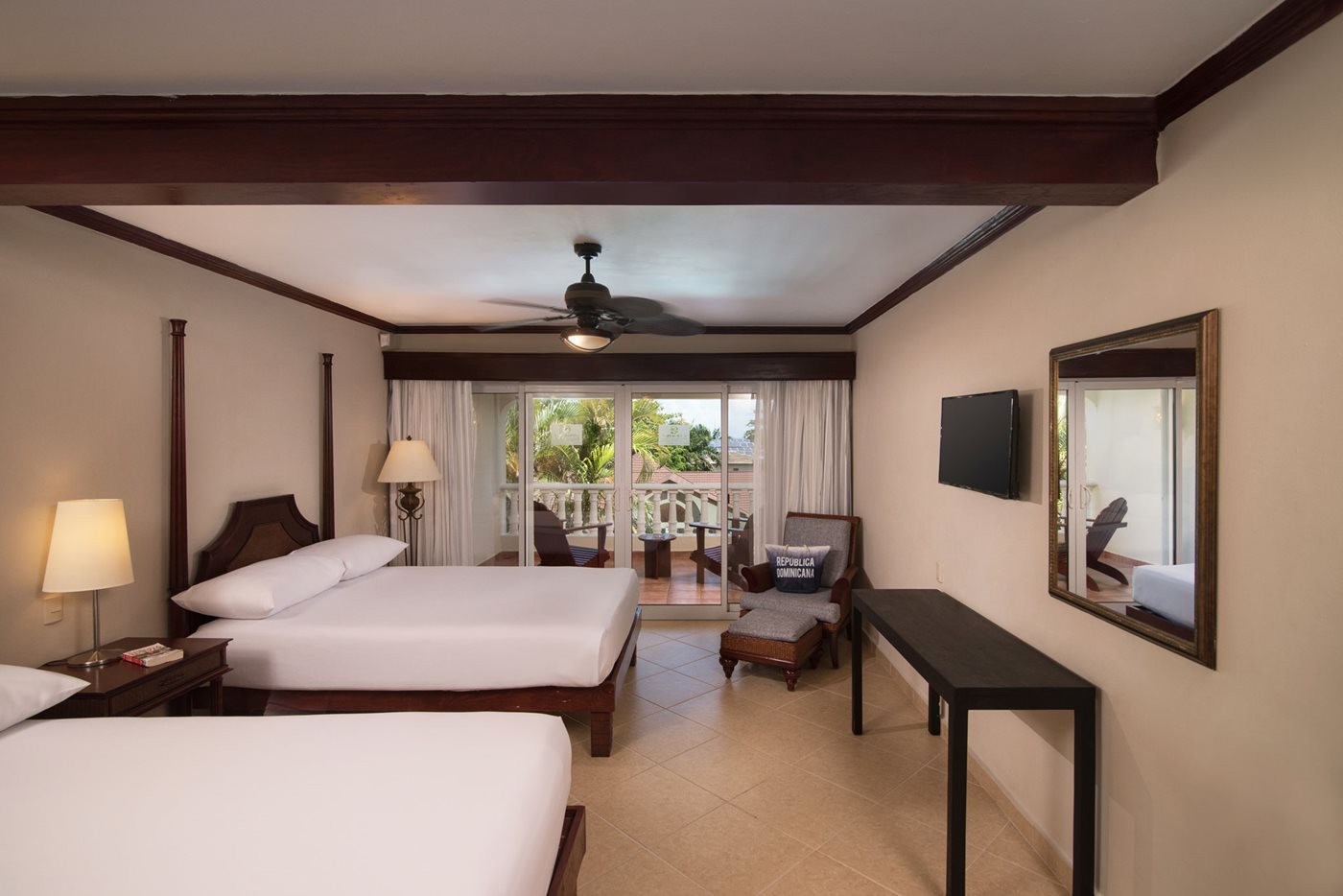 POP-Cofresi-Palm-Beach-Room-002