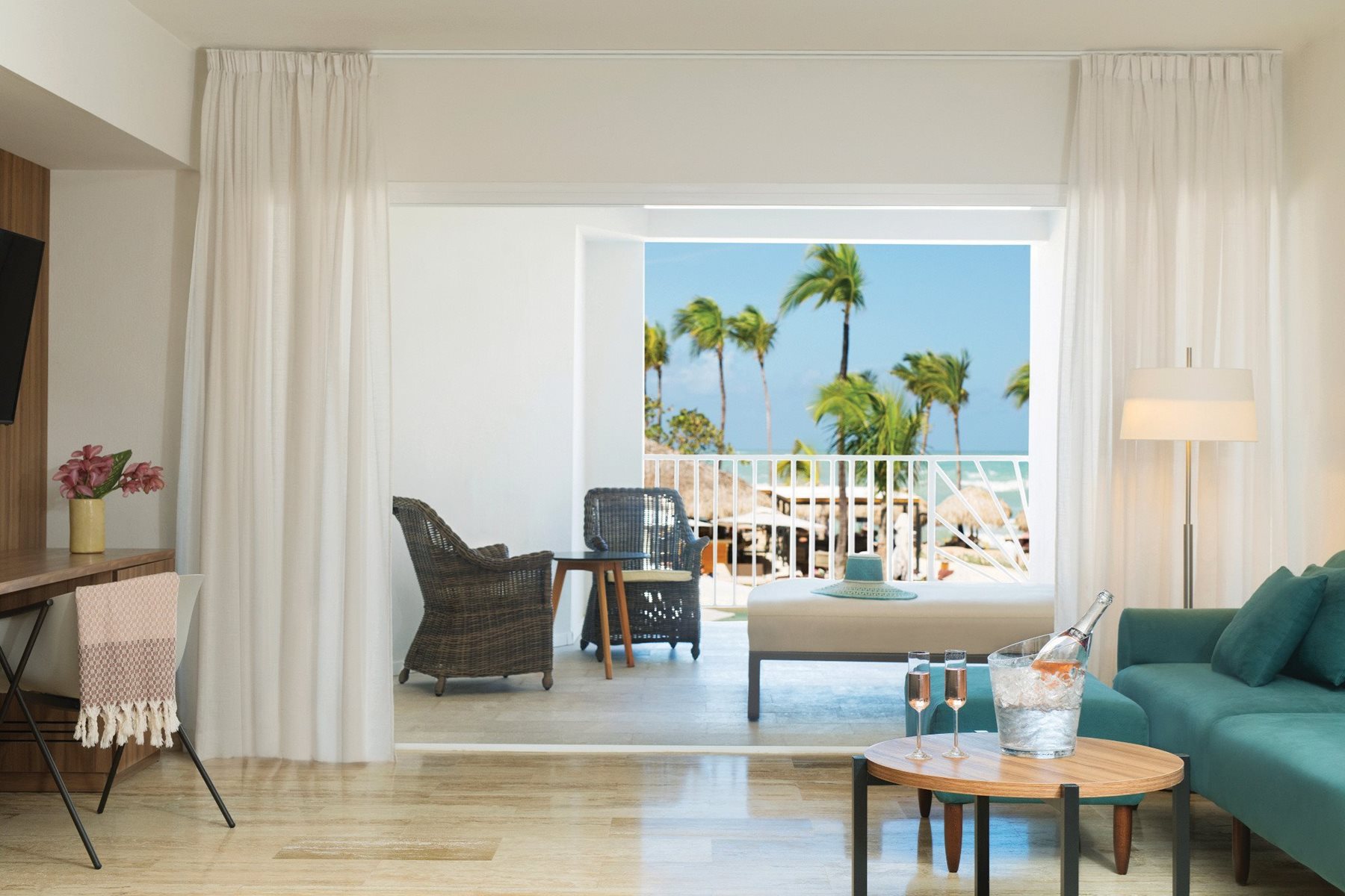 PUJ-Excellence-Punta-Cana-Room-Honeymoon-Suite-Living-001