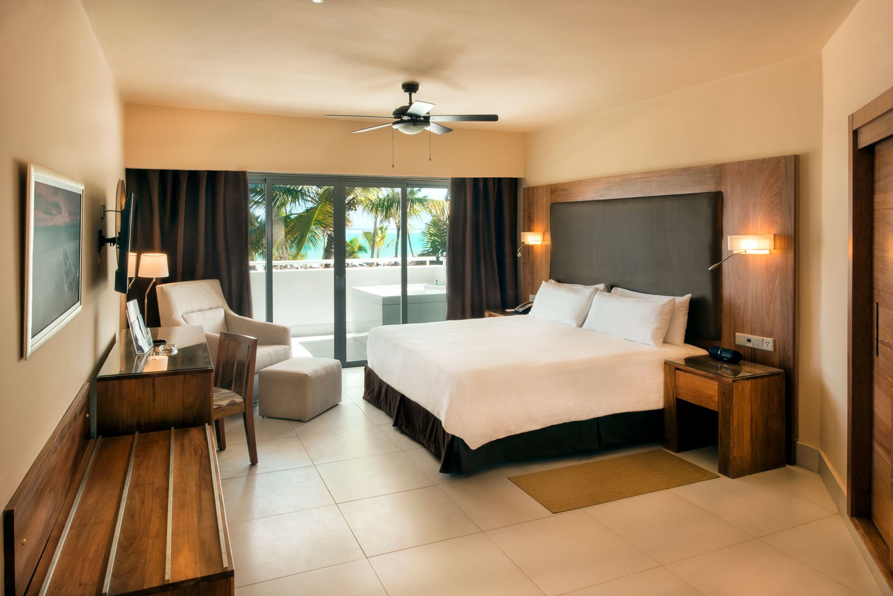 PUJ-Occidental-Punta-Cana-Room-Superior-Royal-Level-001