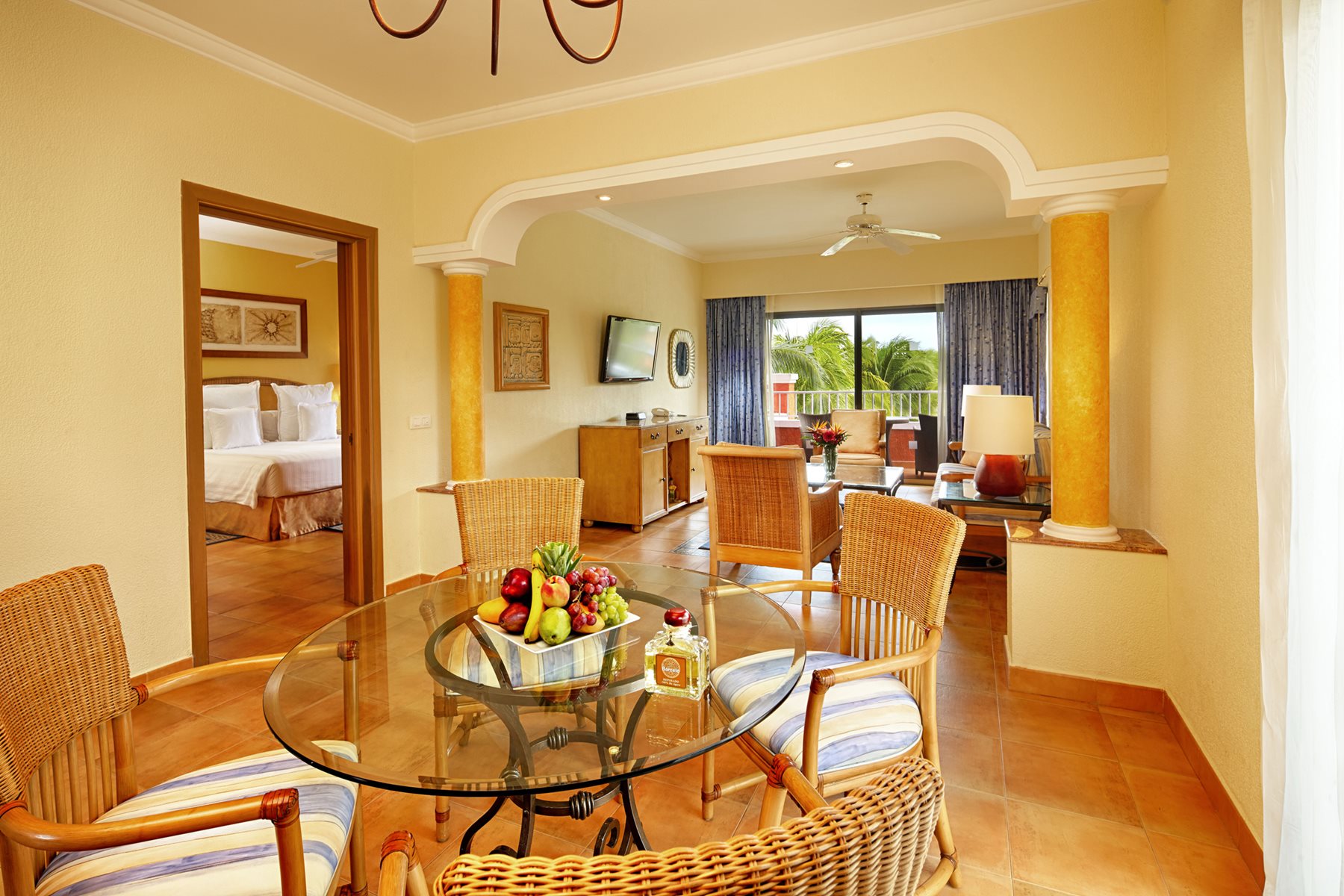 RIV-Barcelo-Maya-Colonial-Room-Suite-Ocean-Front-Premium-Level-002