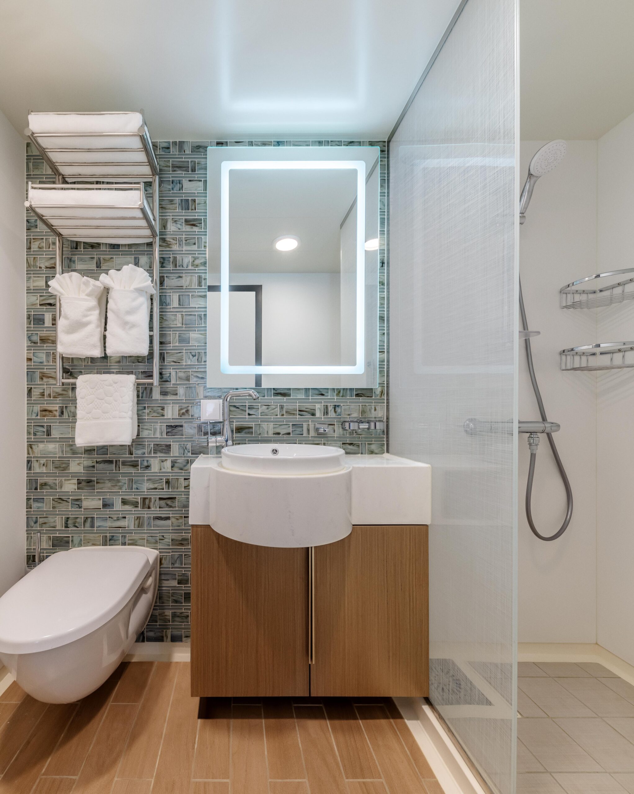 Sylvia Earle Junior Suite Bathroom, Benjamin Tan and Masano Kawana