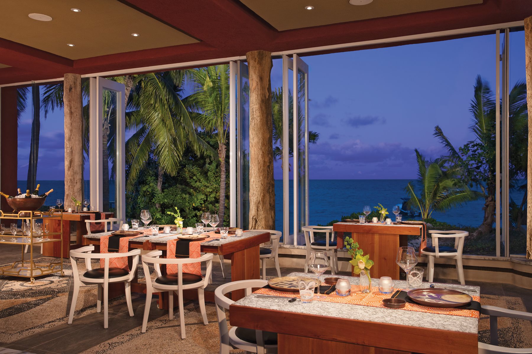 riv-zoetry-paraiso-bonita-resto-dragons-01.jpg
