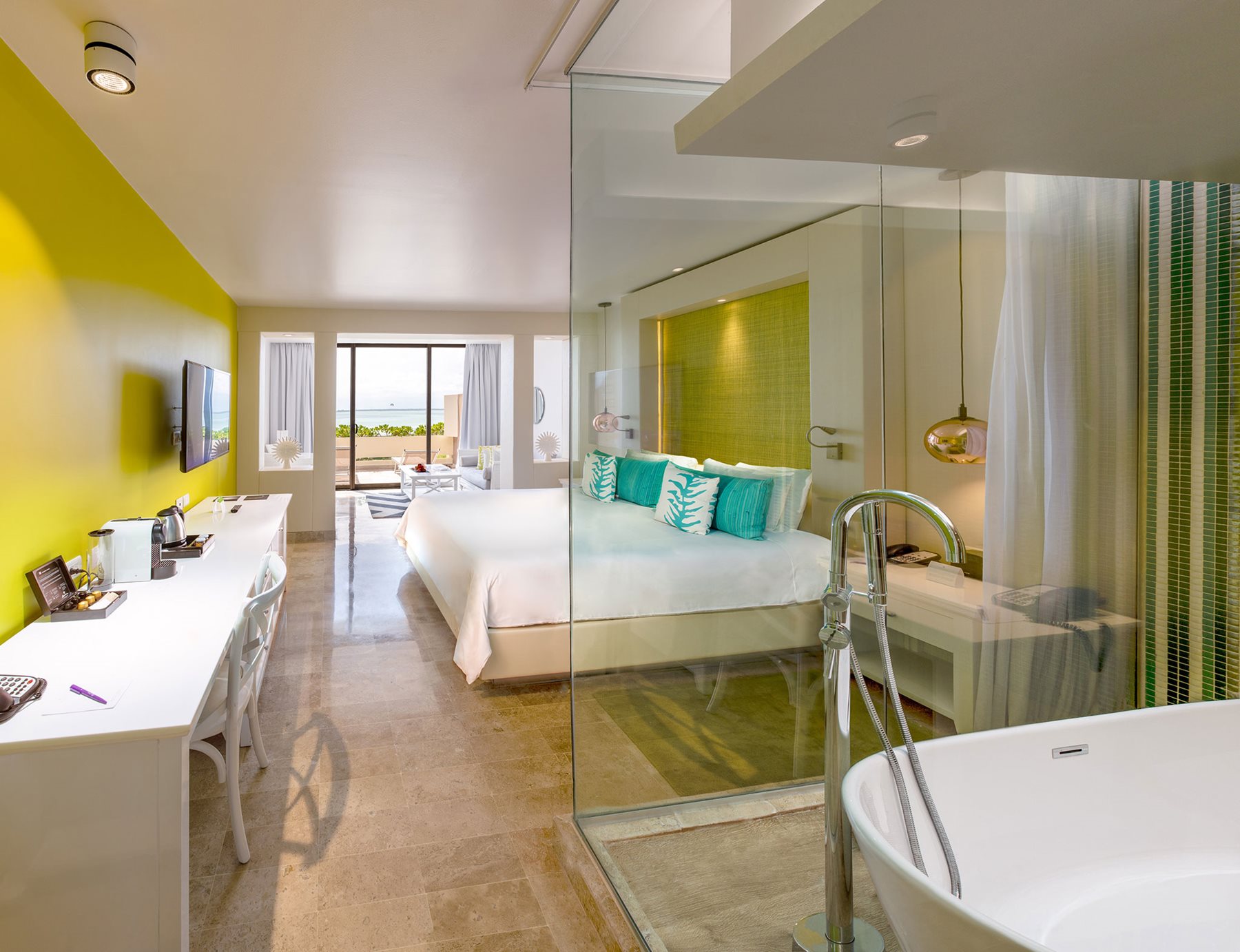 CUN-Paradisus-Cancun-Room-Lux-Coll-The-Reserve-Luxury-Jr-Suite-Lagoon-001