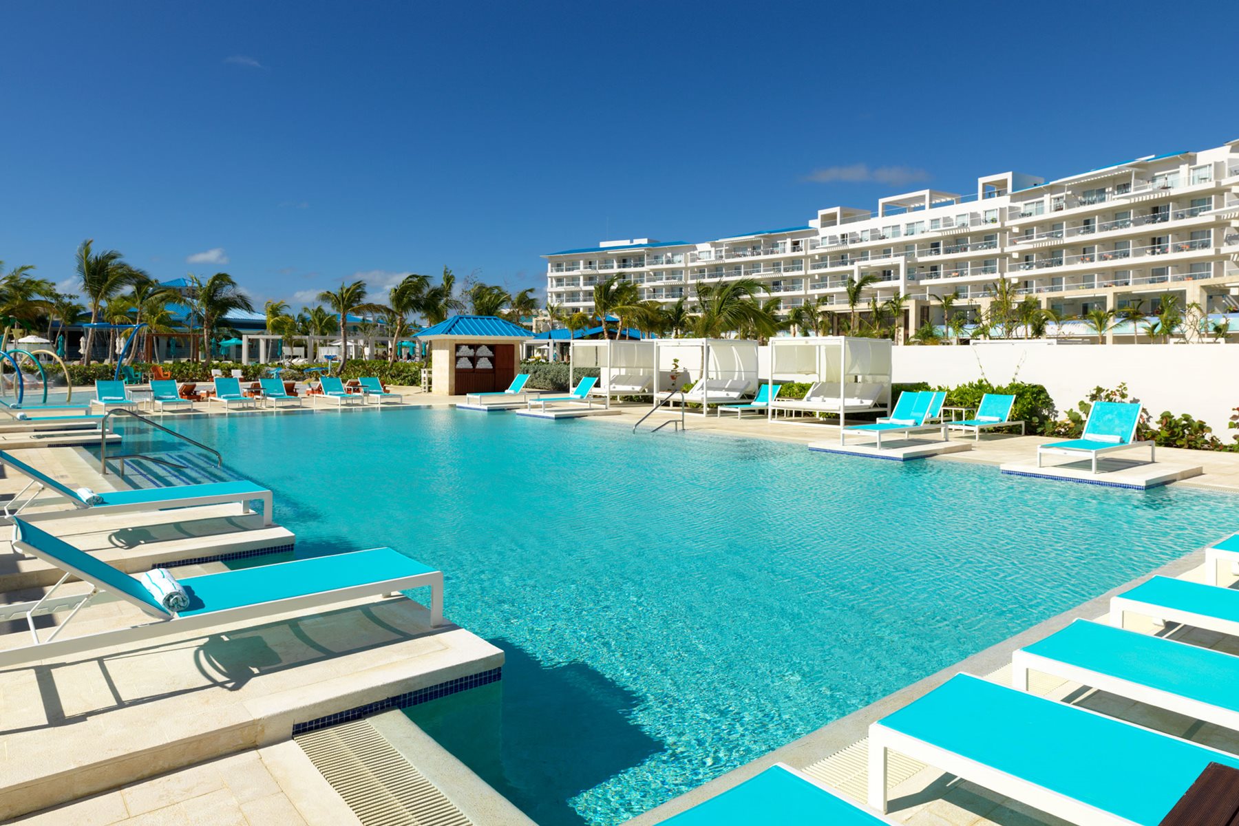 puj-margaritaville-island-reserve-cap-cana-pool-02.jpg