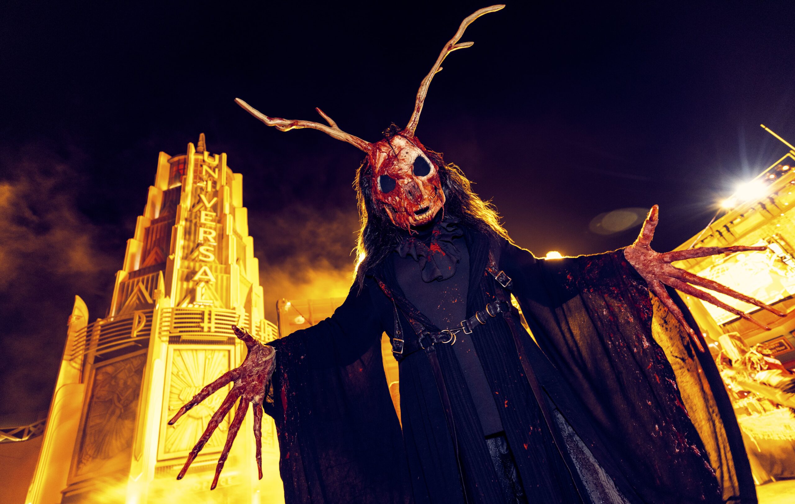 2023-Universal-HHN-0758-Wendigo-face-min