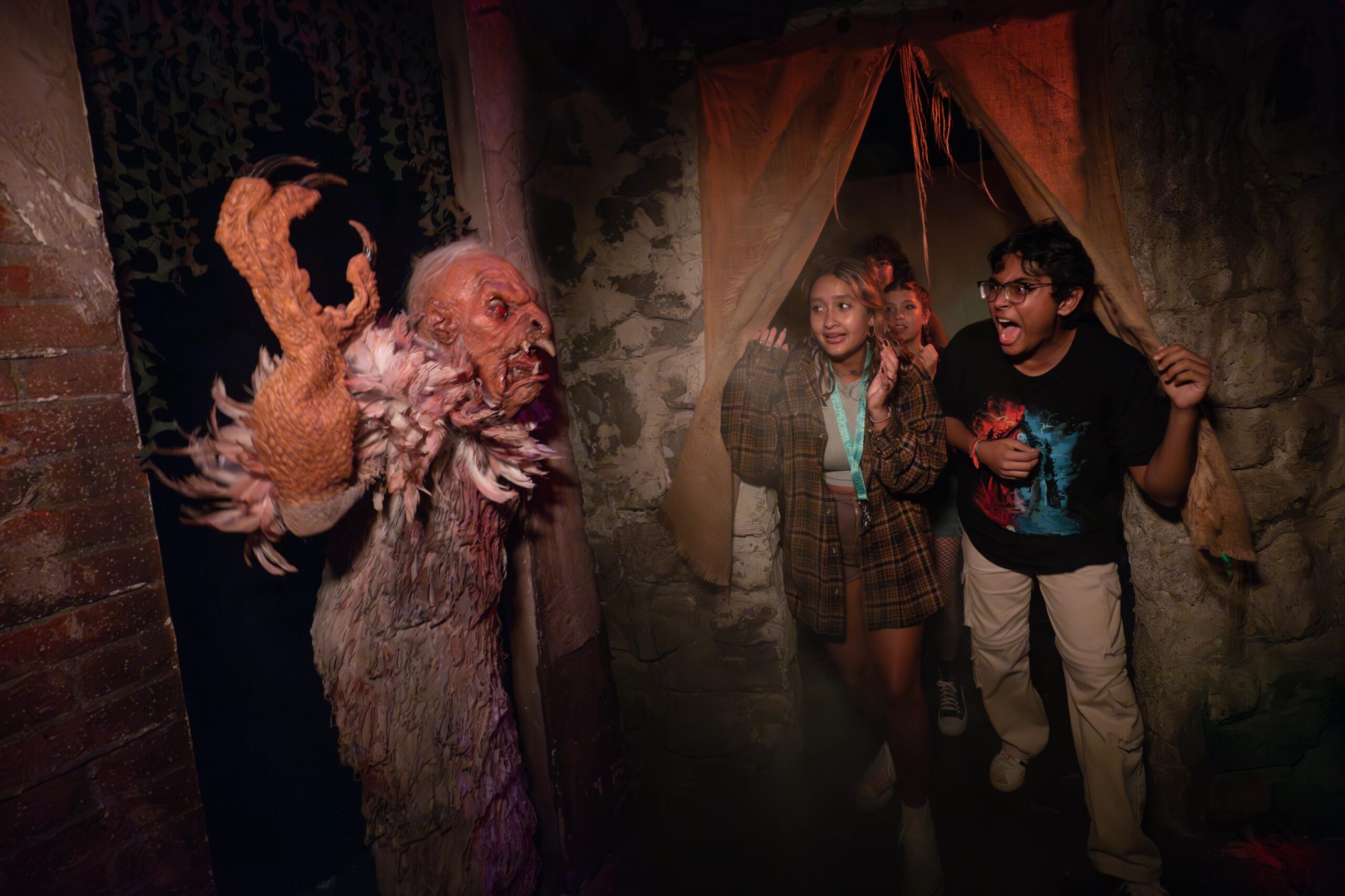 HHN24-UOR-OC-MonstruosOfLatinAmerica_RGZ0989-Enhanced-min