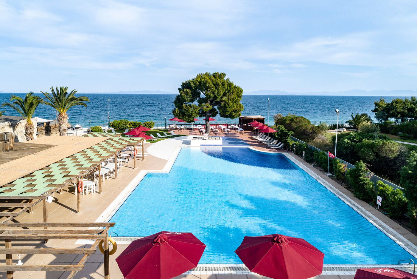 ATH-Kinetta-Beach-Resort-Spa-Pool-Zen-003