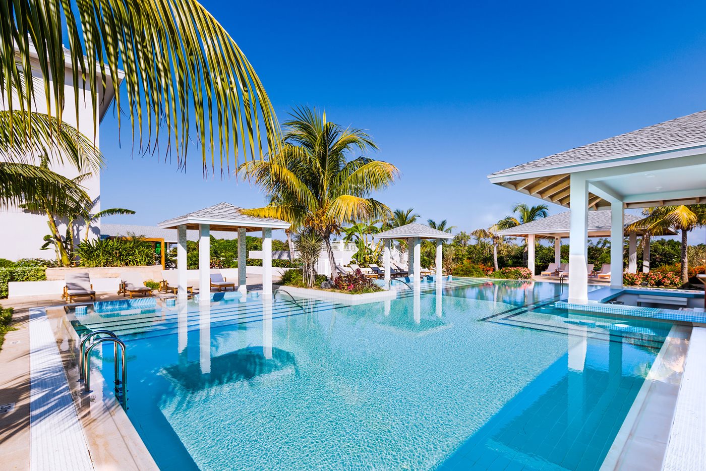 SNU-Paradisus-Los-Cayos-Pool-Royal-Service-001